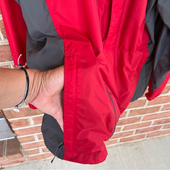 Columbia Red and Gray Windbreaker for Active Adventures - Picture 4 of 14